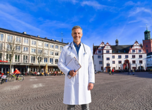 Betriebsarzt auf dem Marktplatz von Darmjstadt